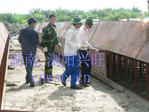 印尼安裝現(xiàn)場(船體成型) 印尼安裝現(xiàn)場(船體成型)